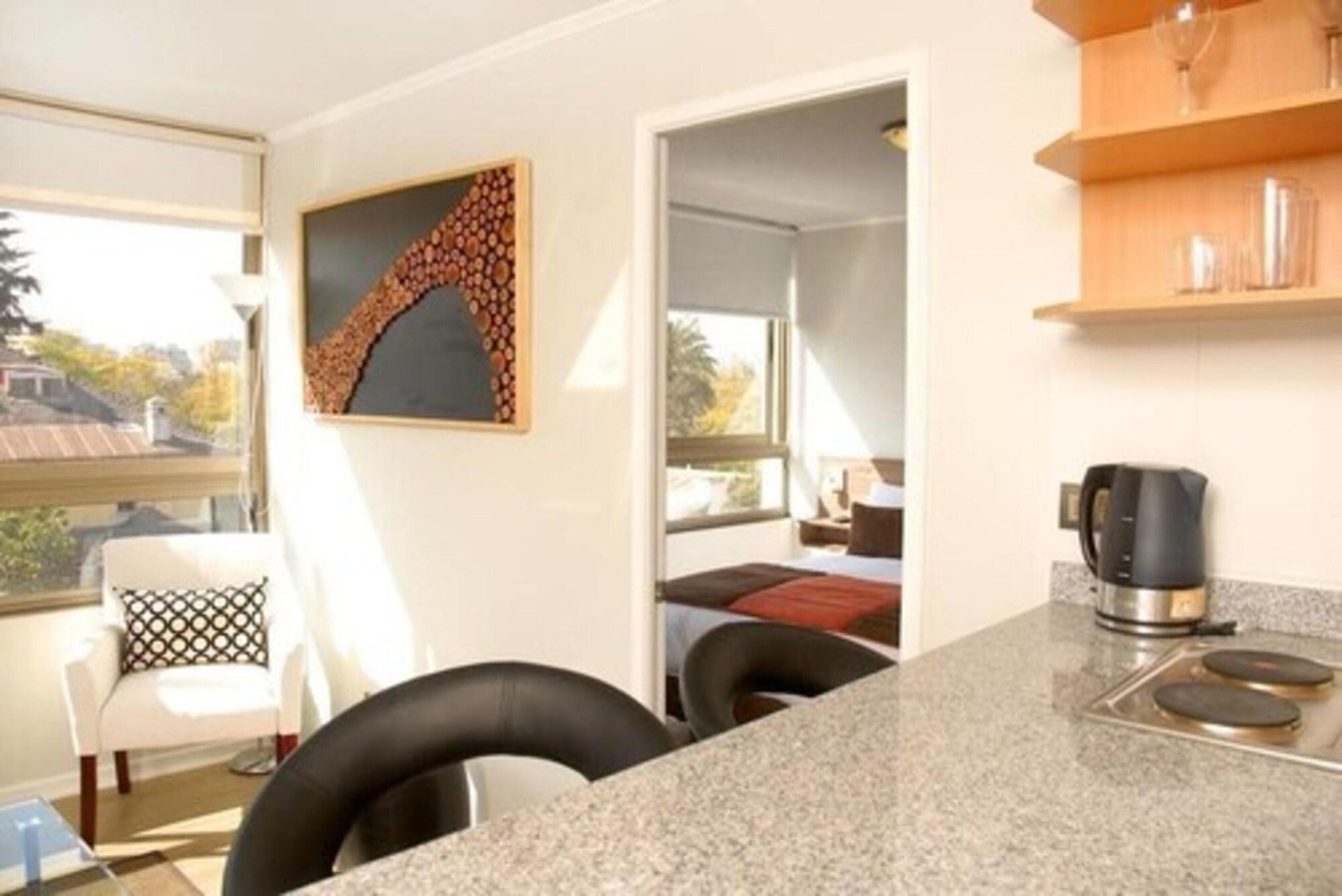 Apart Hotel Providencia Сантяго Екстериор снимка