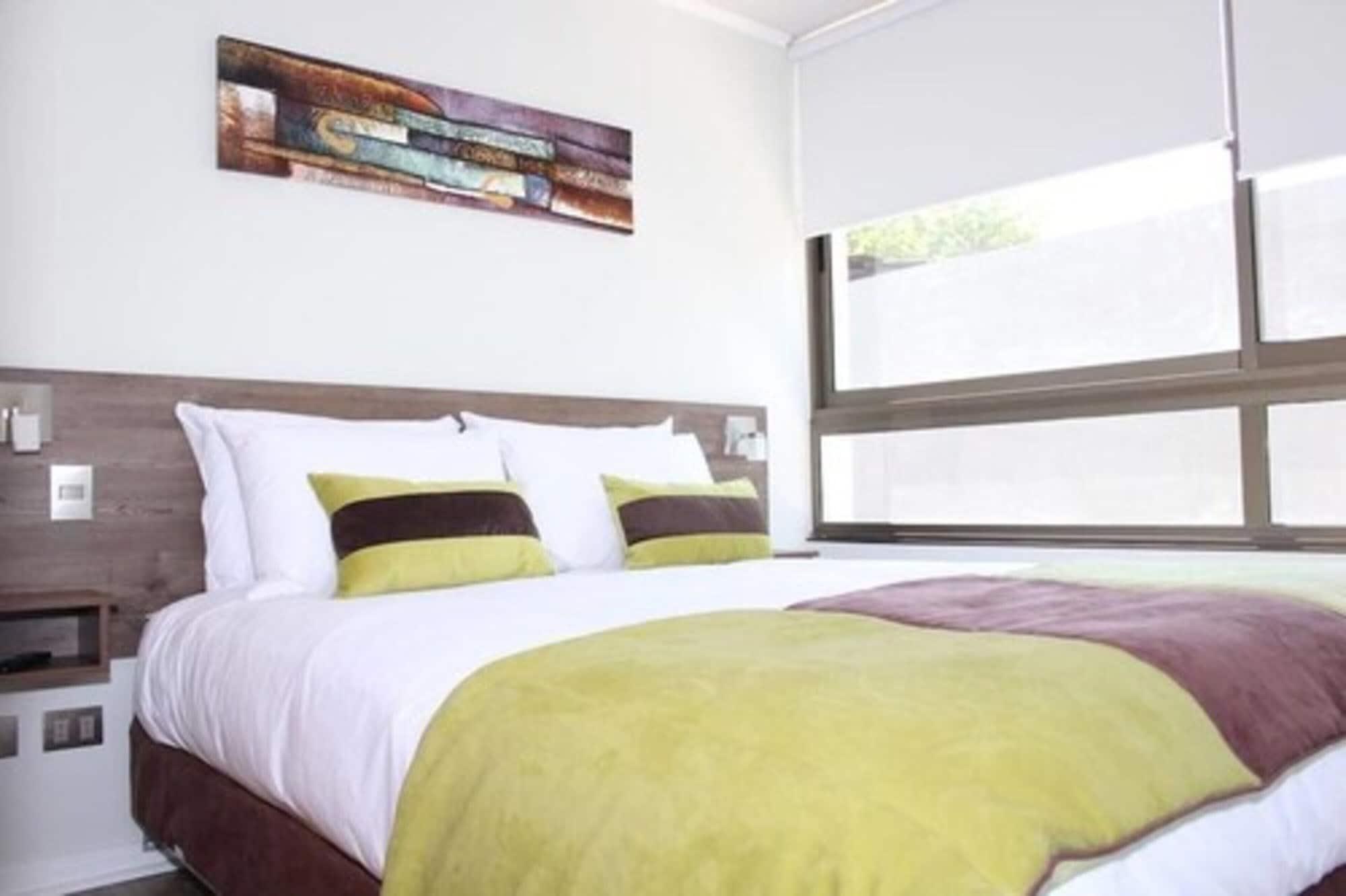 Apart Hotel Providencia Сантяго Екстериор снимка