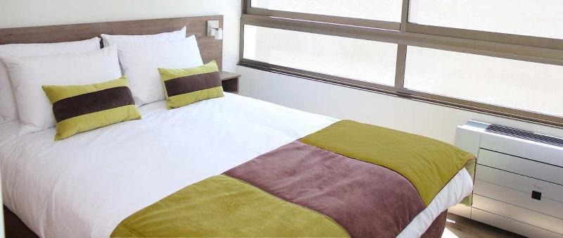 Apart Hotel Providencia Сантяго Екстериор снимка